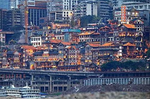 重庆商业街爆料视频,街头小吃与时尚潮流并存 第3张 重庆商业街爆料视频,街头小吃与时尚潮流并存 第3张